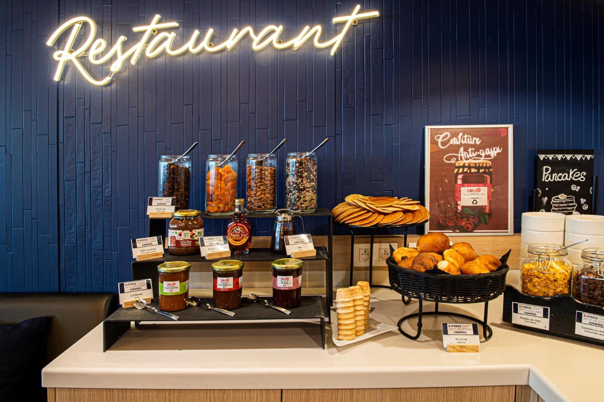 Holiday Inn Express Paris-Canal De La Villette By Ihg Luaran gambar
