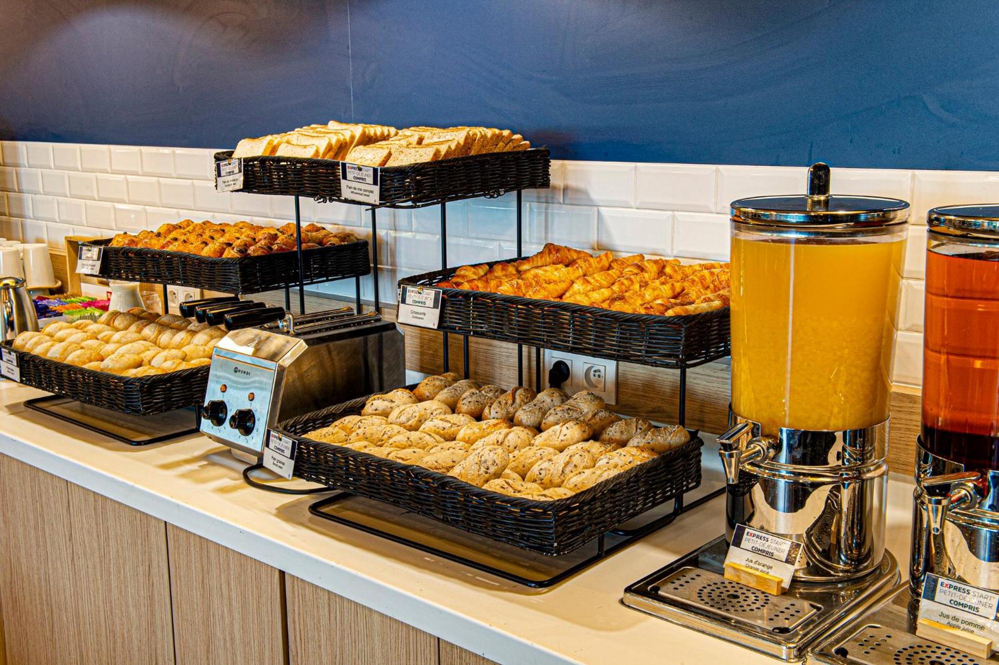 Holiday Inn Express Paris-Canal De La Villette By Ihg Luaran gambar